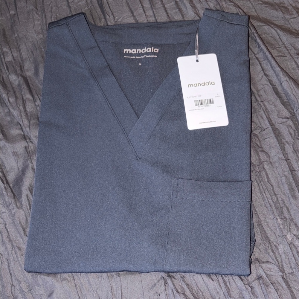 NWT Mandala Mens  Scrub Top